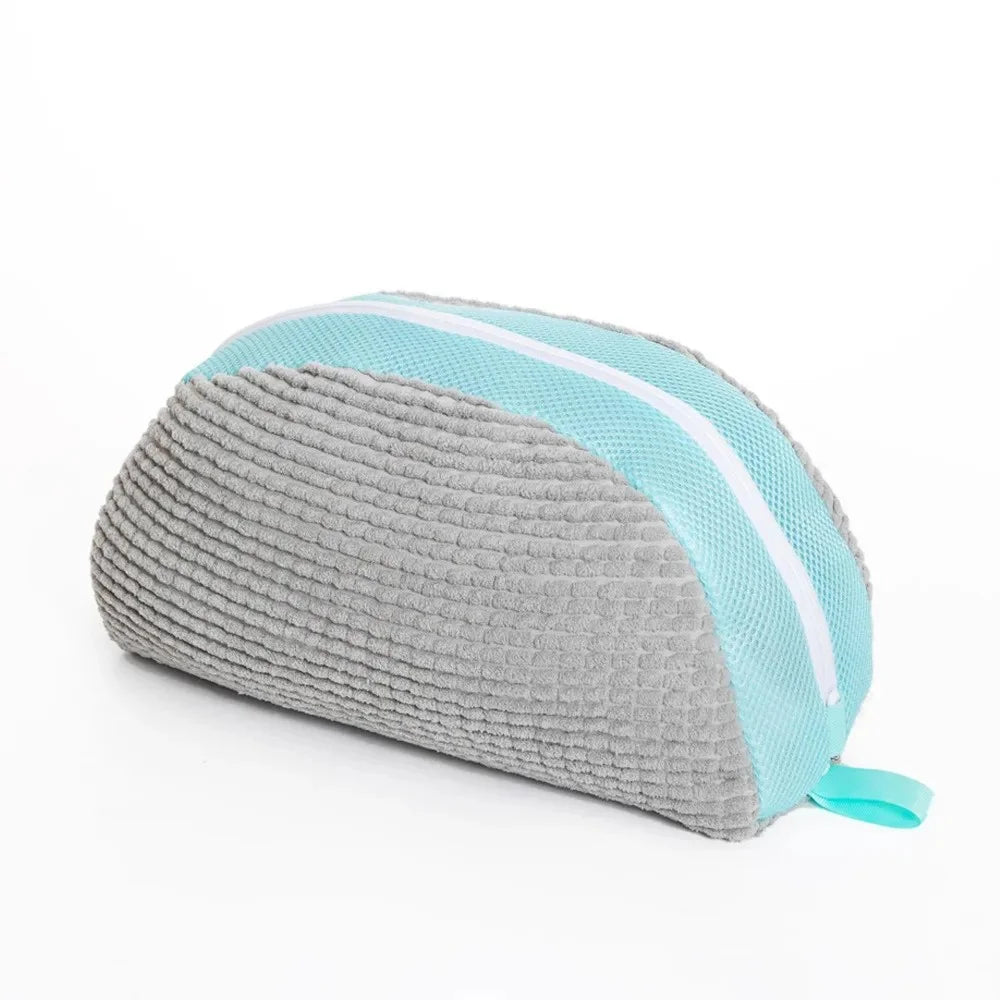 Shoe washing bag designed for cleaning shoes efficiently. Prime Pick